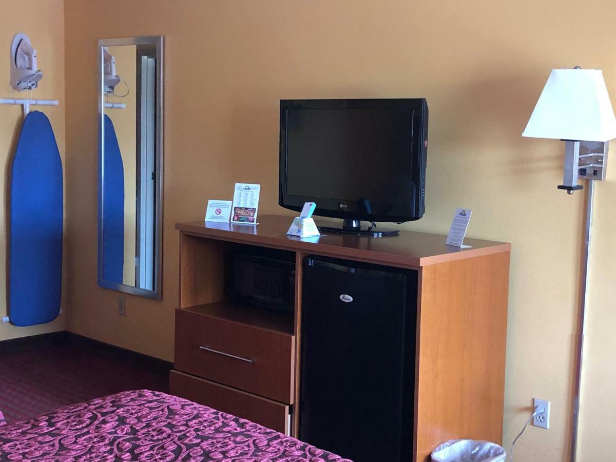 Days Inn By Wyndham Франклин Экстерьер фото