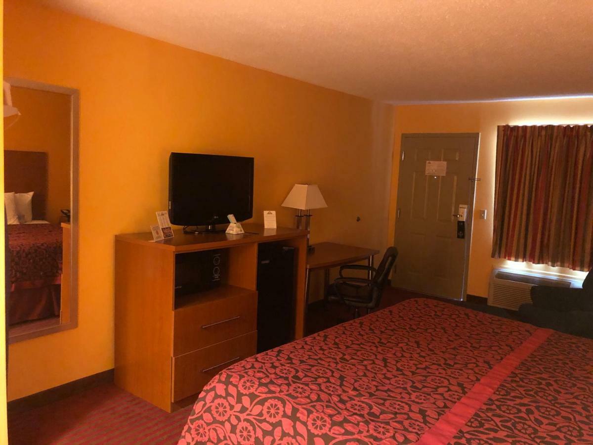 Days Inn By Wyndham Франклин Экстерьер фото